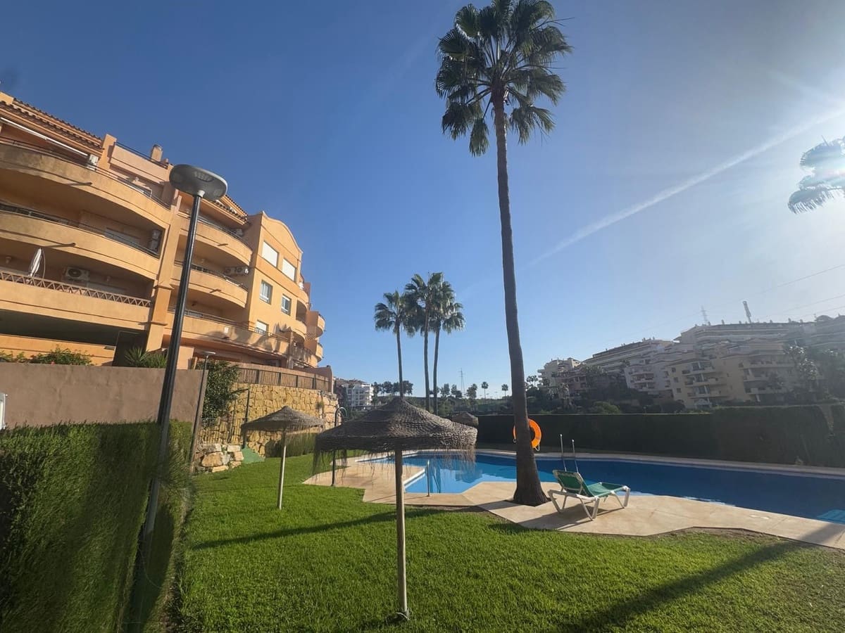 2 makuuhuone Huoneisto myytävänä paikassa Riviera del Sol mukana uima-altaan 
autotalli - 335 000 € (Ref: 9417692)