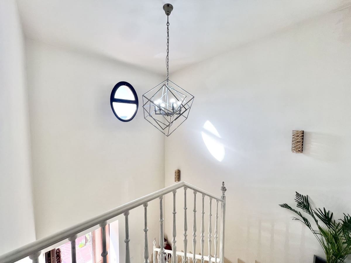 3 bedroom Townhouse for sale in Estepona with pool garage - € 530,000 (Ref: 9417693)