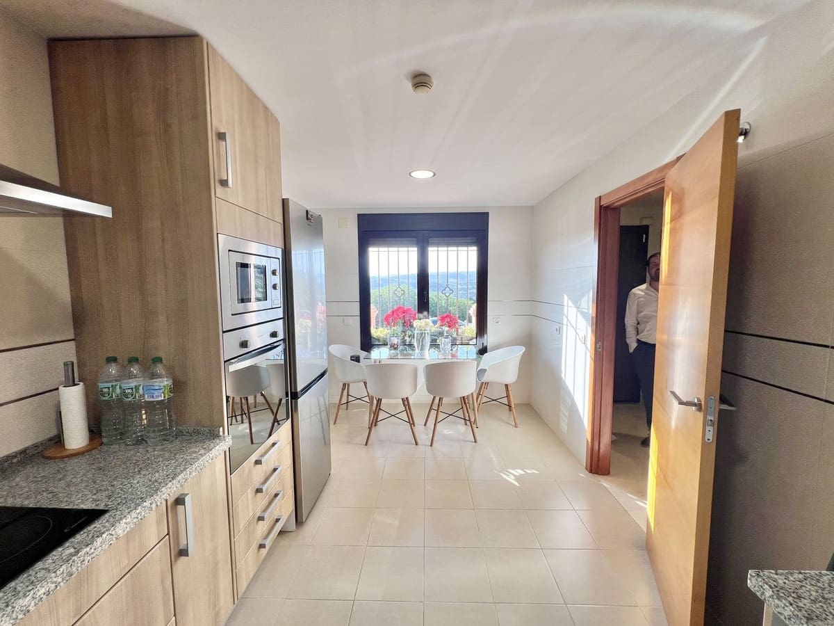 3 bedroom Townhouse for sale in Estepona with pool garage - € 530,000 (Ref: 9417693)