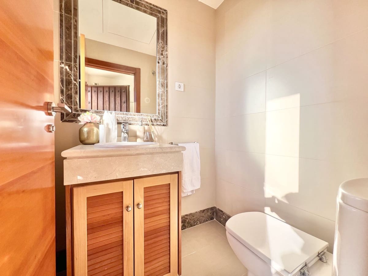 3 bedroom Townhouse for sale in Estepona with pool garage - € 530,000 (Ref: 9417693)