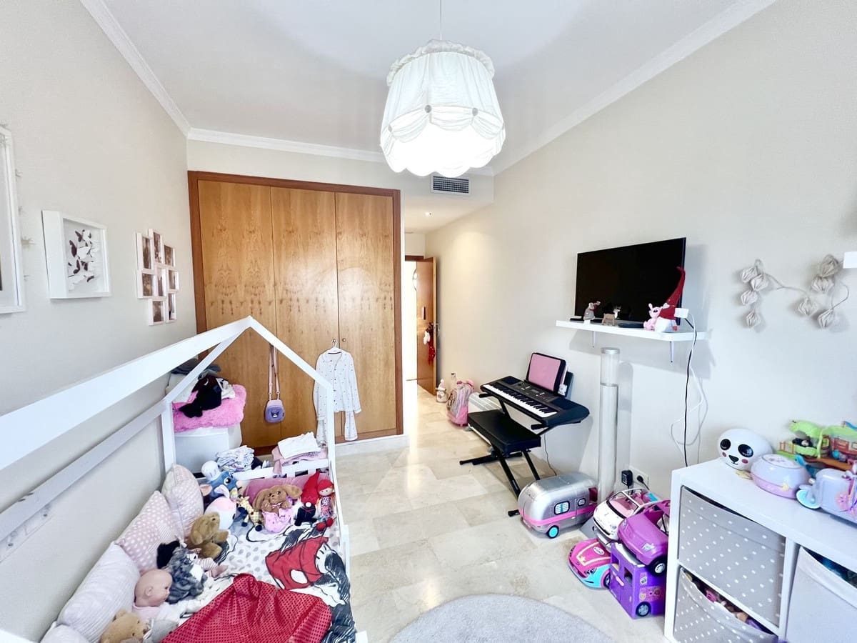 3 bedroom Townhouse for sale in Estepona with pool garage - € 530,000 (Ref: 9417693)