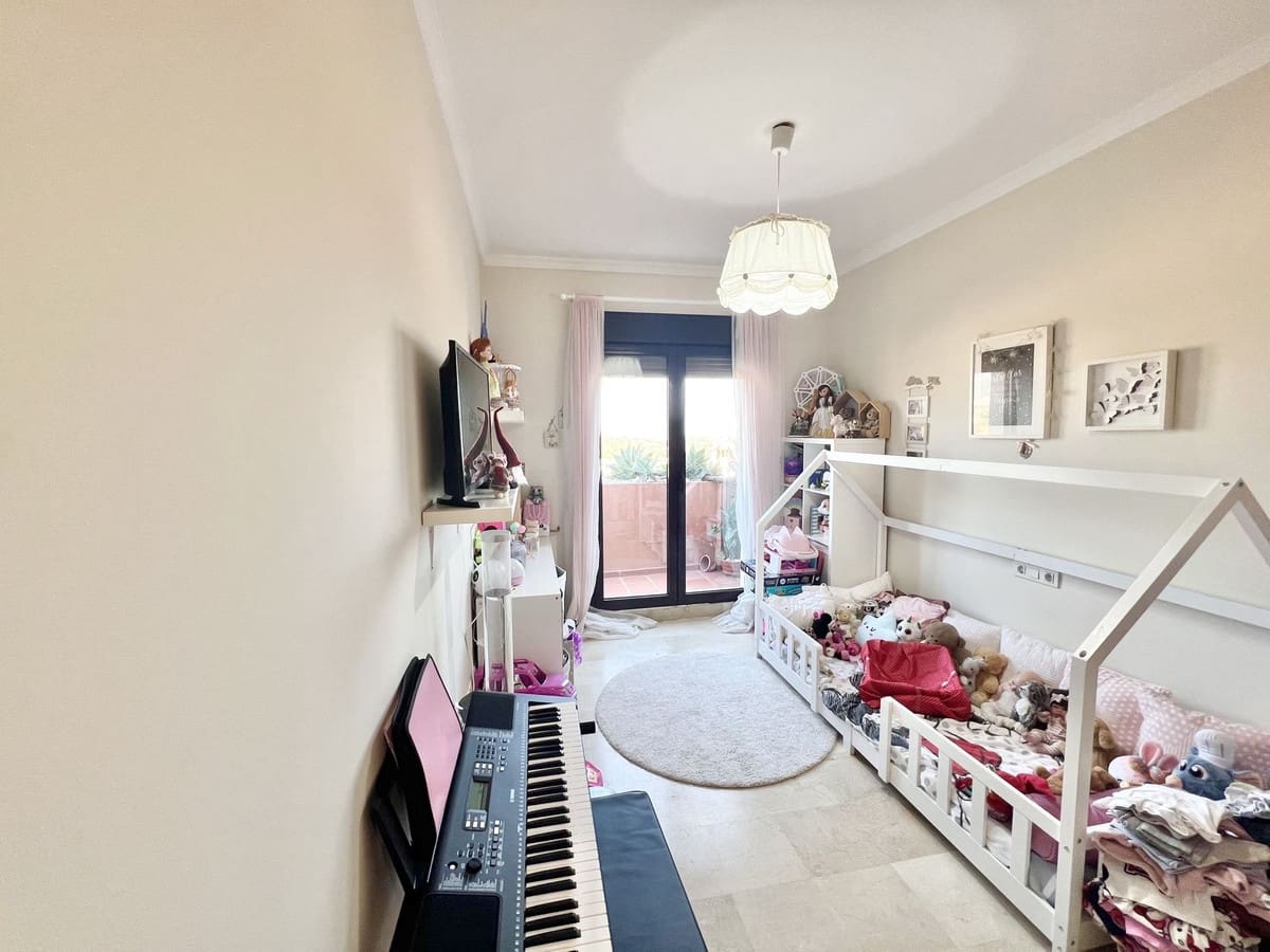 3 bedroom Townhouse for sale in Estepona with pool garage - € 530,000 (Ref: 9417693)