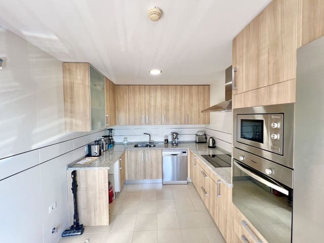 3 bedroom Townhouse for sale in Estepona with pool garage - € 530,000 (Ref: 9417693)