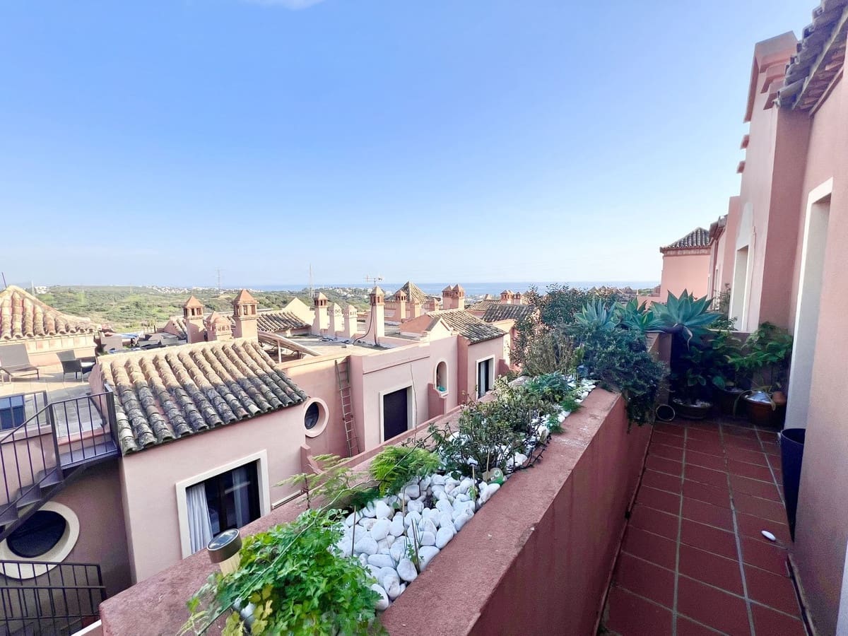 3 bedroom Townhouse for sale in Estepona with pool garage - € 530,000 (Ref: 9417693)