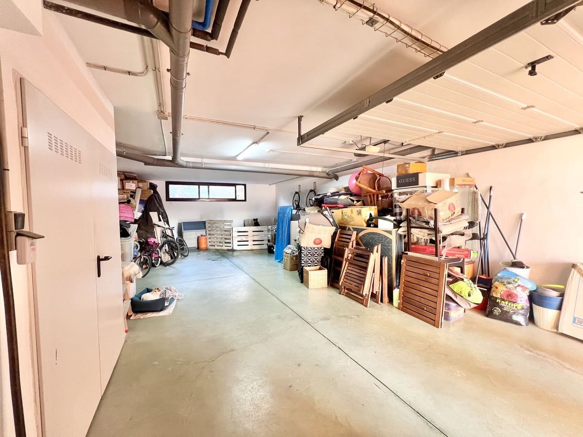 3 bedroom Townhouse for sale in Estepona with pool garage - € 530,000 (Ref: 9417693)