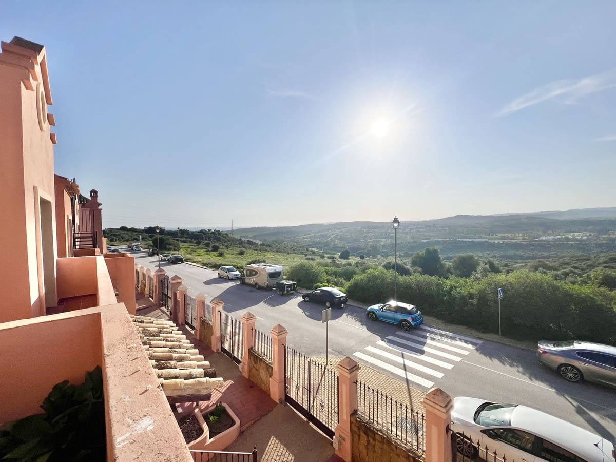 3 bedroom Townhouse for sale in Estepona with pool garage - € 530,000 (Ref: 9417693)