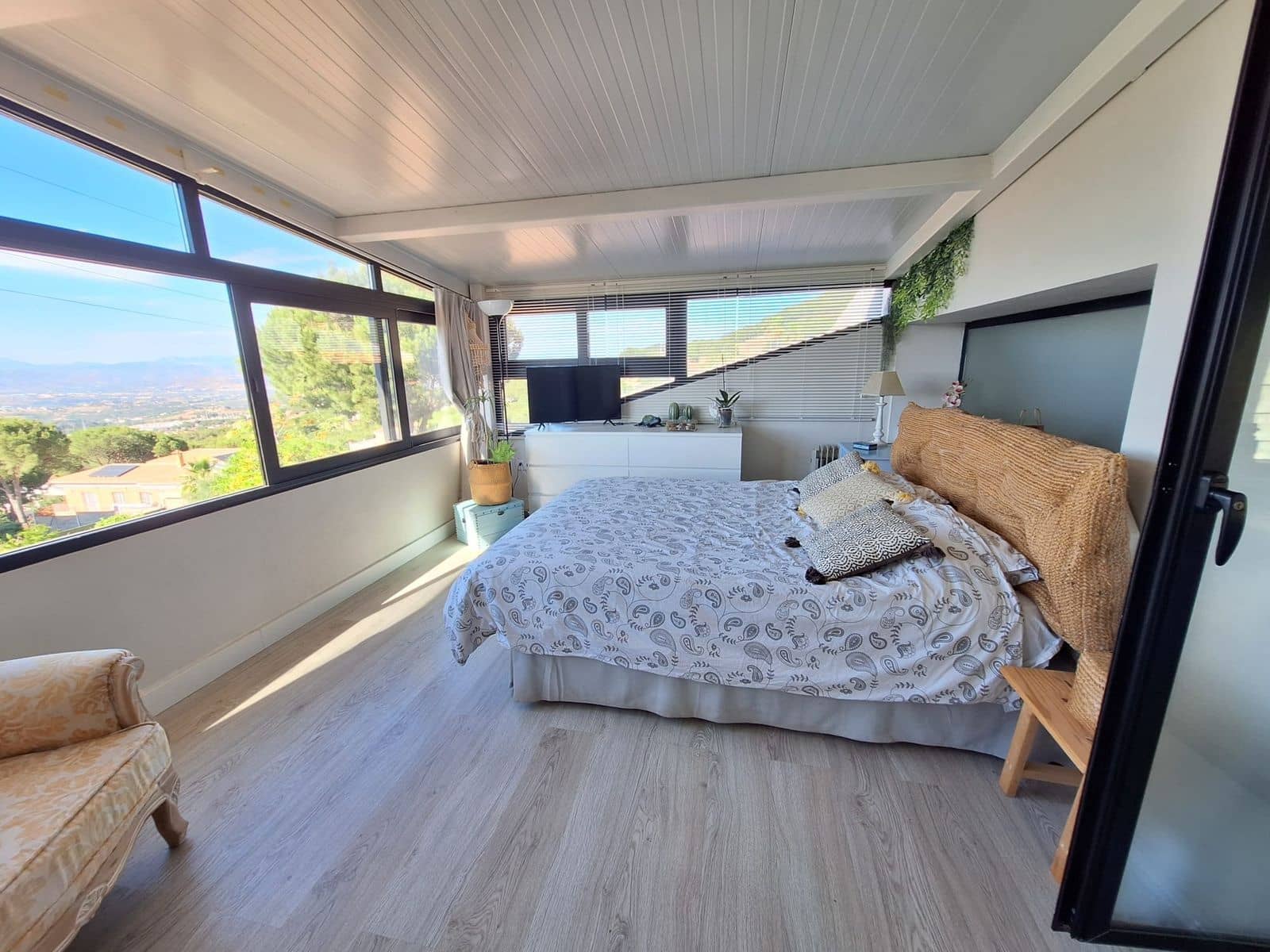 3 soveværelse Semi-Rækkehus til salg i Alhaurin de la Torre med garage - € 675.000 (Ref: 9417694)