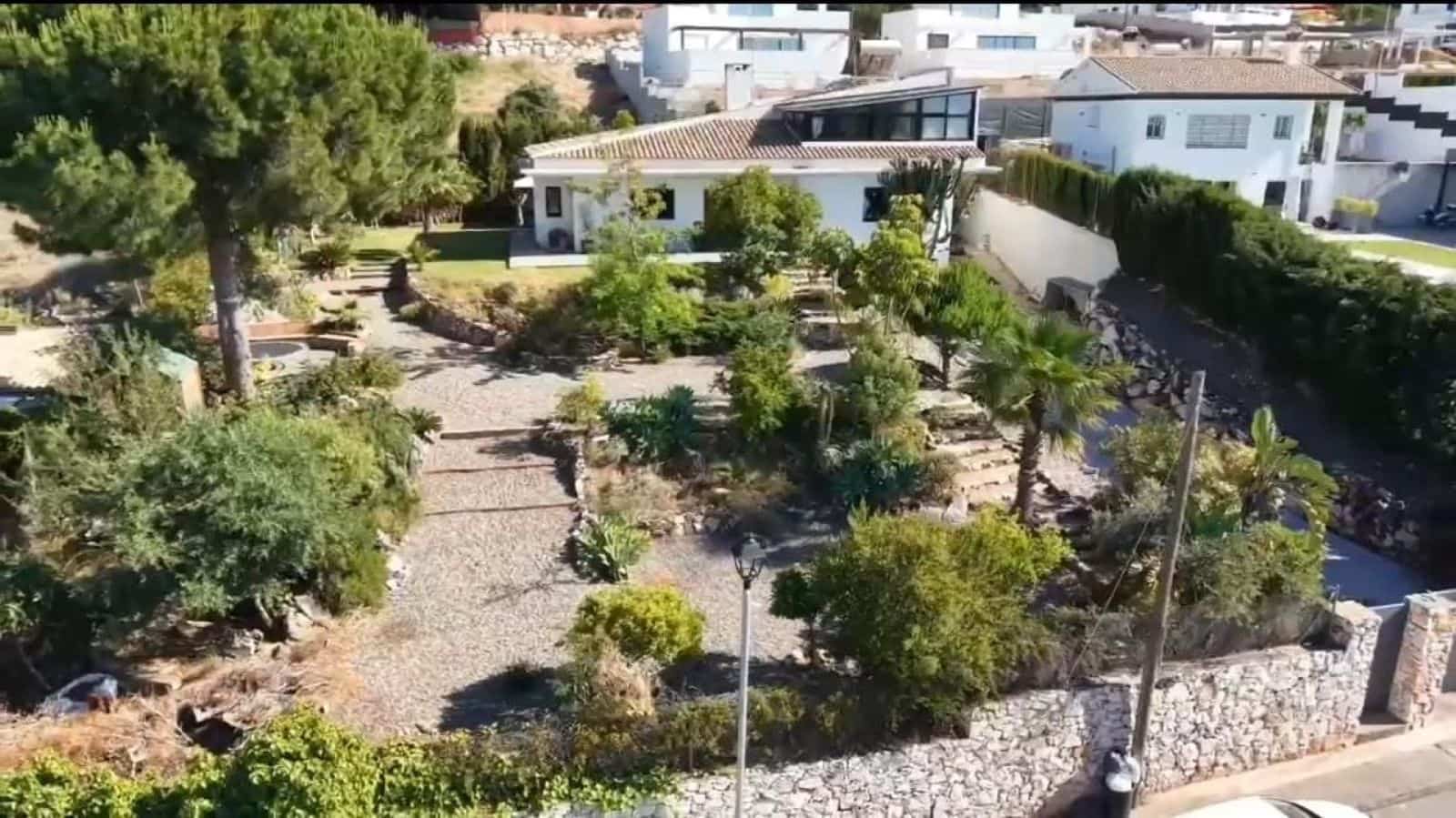 3 soveværelse Semi-Rækkehus til salg i Alhaurin de la Torre med garage - € 675.000 (Ref: 9417694)