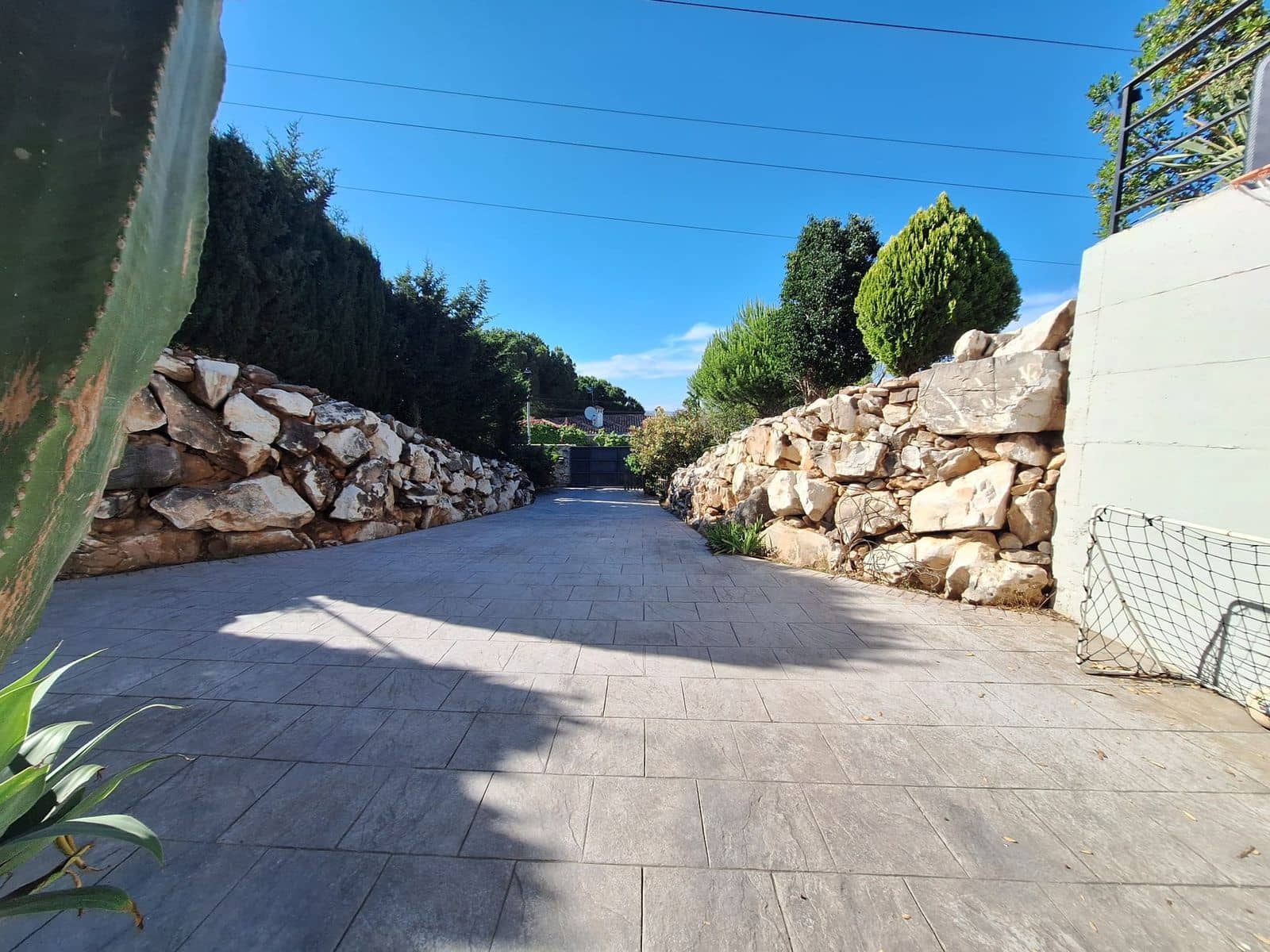 3 soveværelse Semi-Rækkehus til salg i Alhaurin de la Torre med garage - € 675.000 (Ref: 9417694)