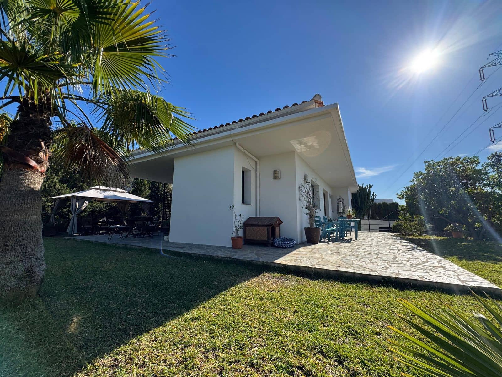 3 soveværelse Semi-Rækkehus til salg i Alhaurin de la Torre med garage - € 675.000 (Ref: 9417694)