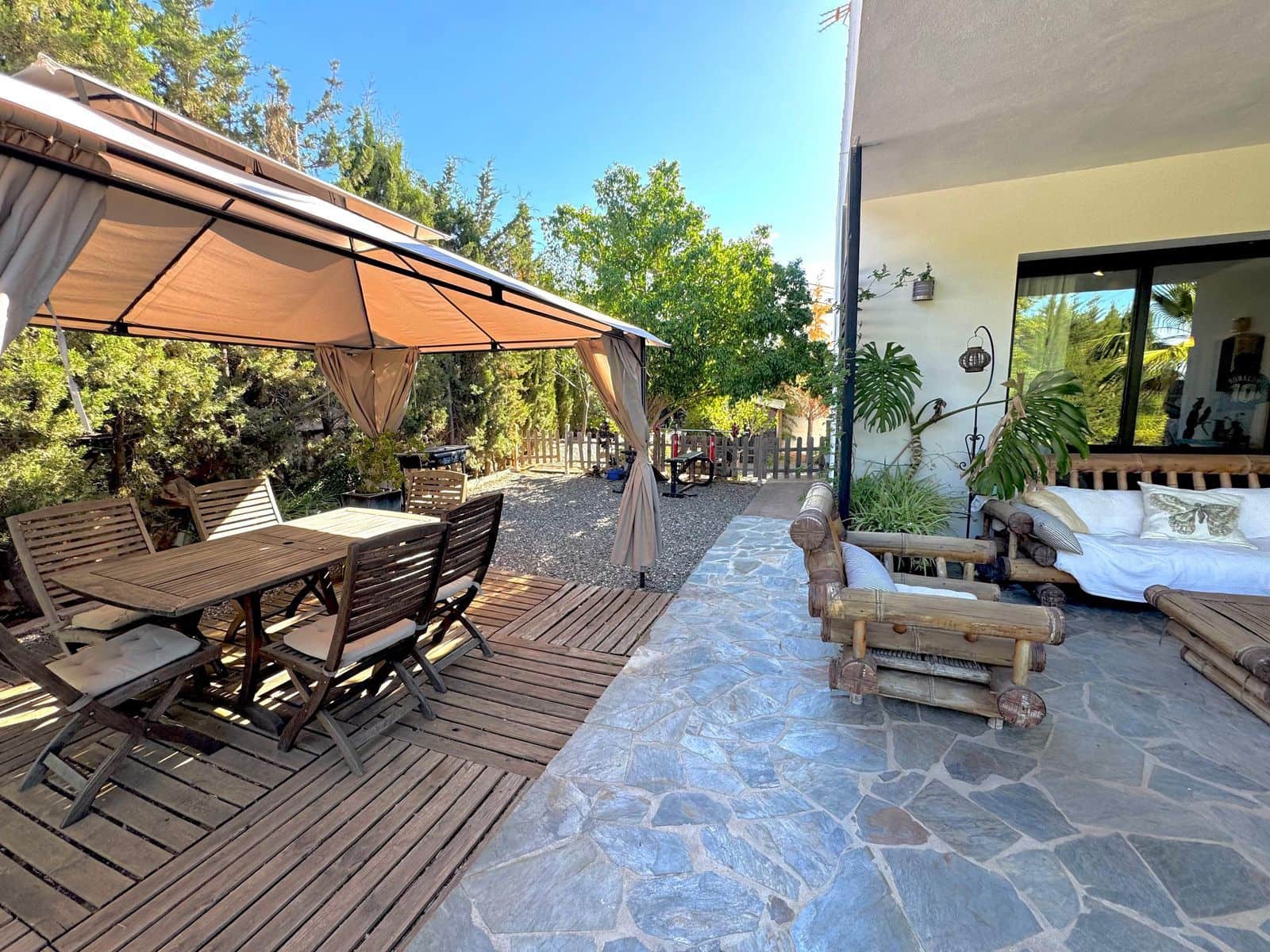 3 soveværelse Semi-Rækkehus til salg i Alhaurin de la Torre med garage - € 675.000 (Ref: 9417694)