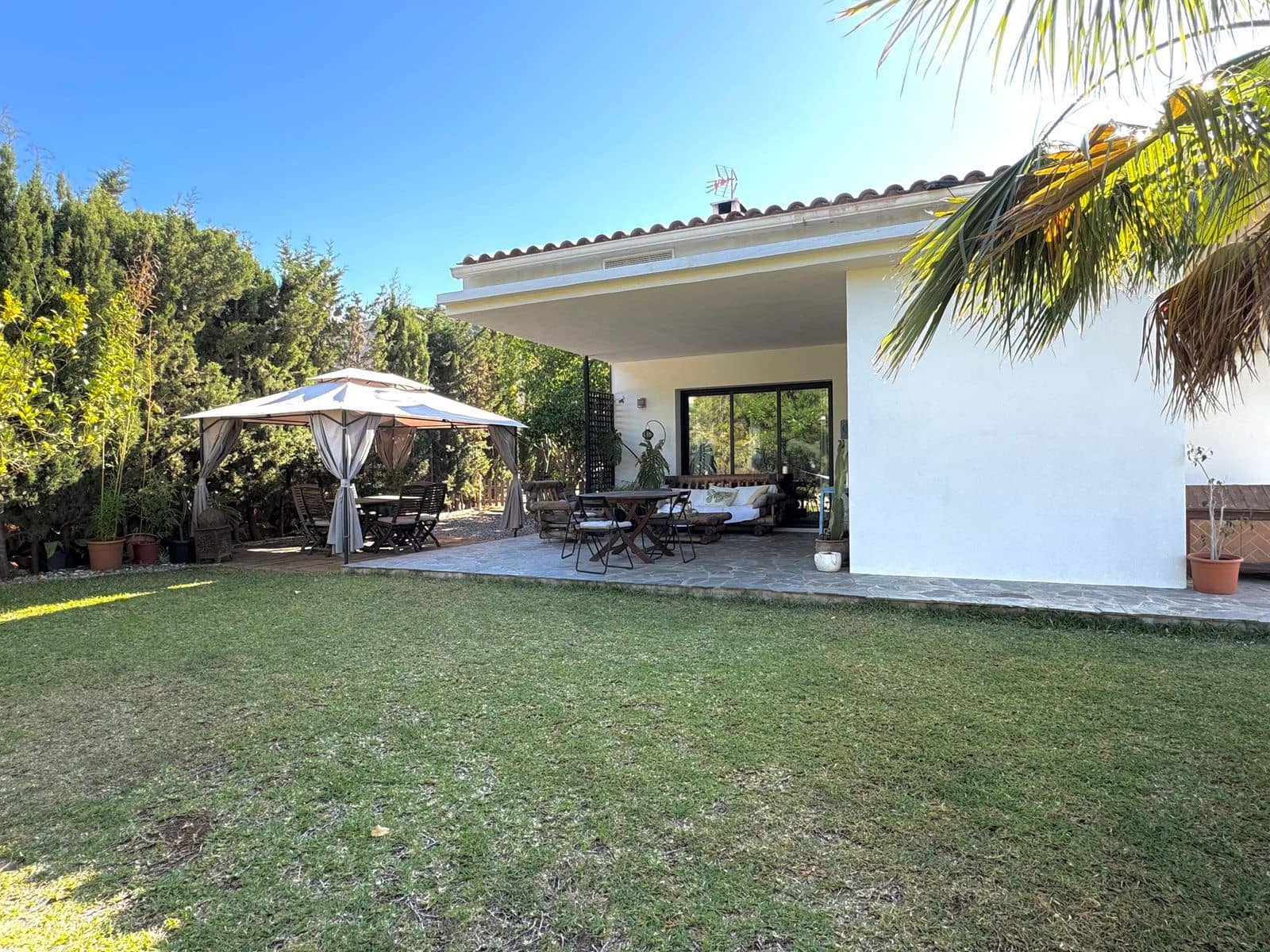 3 soveværelse Semi-Rækkehus til salg i Alhaurin de la Torre med garage - € 675.000 (Ref: 9417694)