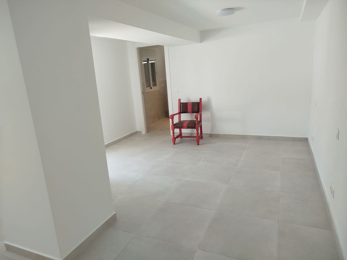 4 soverom Kjedet enebolig til salgs i Mijas Costa med svømmebasseng garasje - € 899 000 (Ref: 9417695)