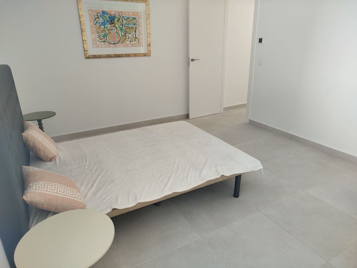 4 soverom Kjedet enebolig til salgs i Mijas Costa med svømmebasseng garasje - € 899 000 (Ref: 9417695)