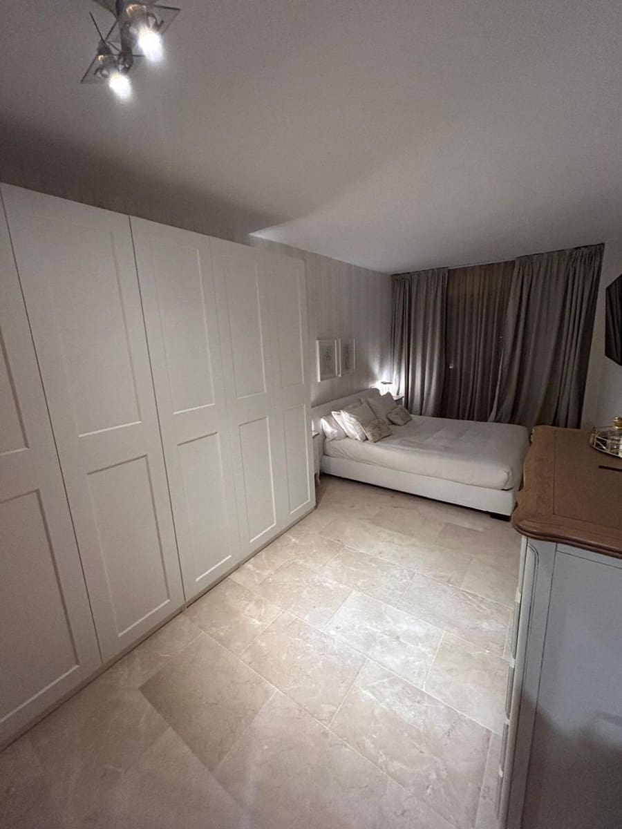 2 chambre Appartement à vendre à Estepona avec piscine garage - 350 000 € (Ref: 9417697)