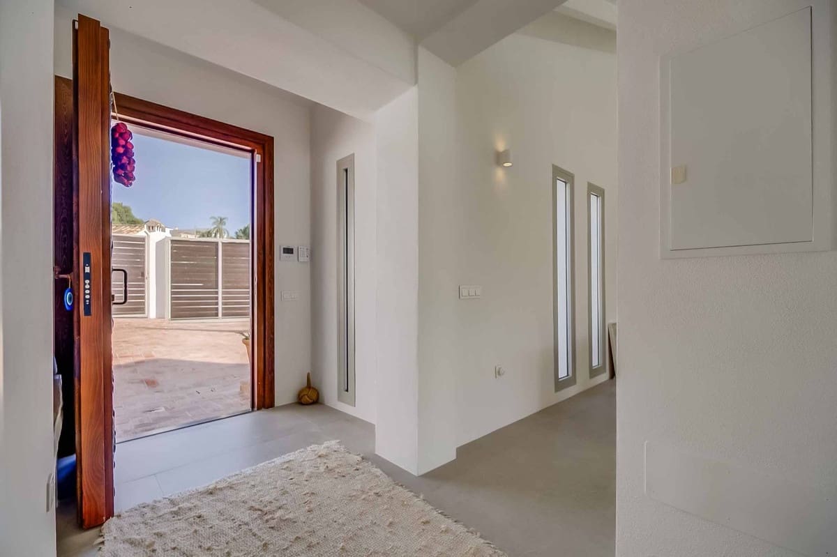 4 soverom Bungalow til salgs i Benalmadena med svømmebasseng garasje - € 1 475 000 (Ref: 9417702)