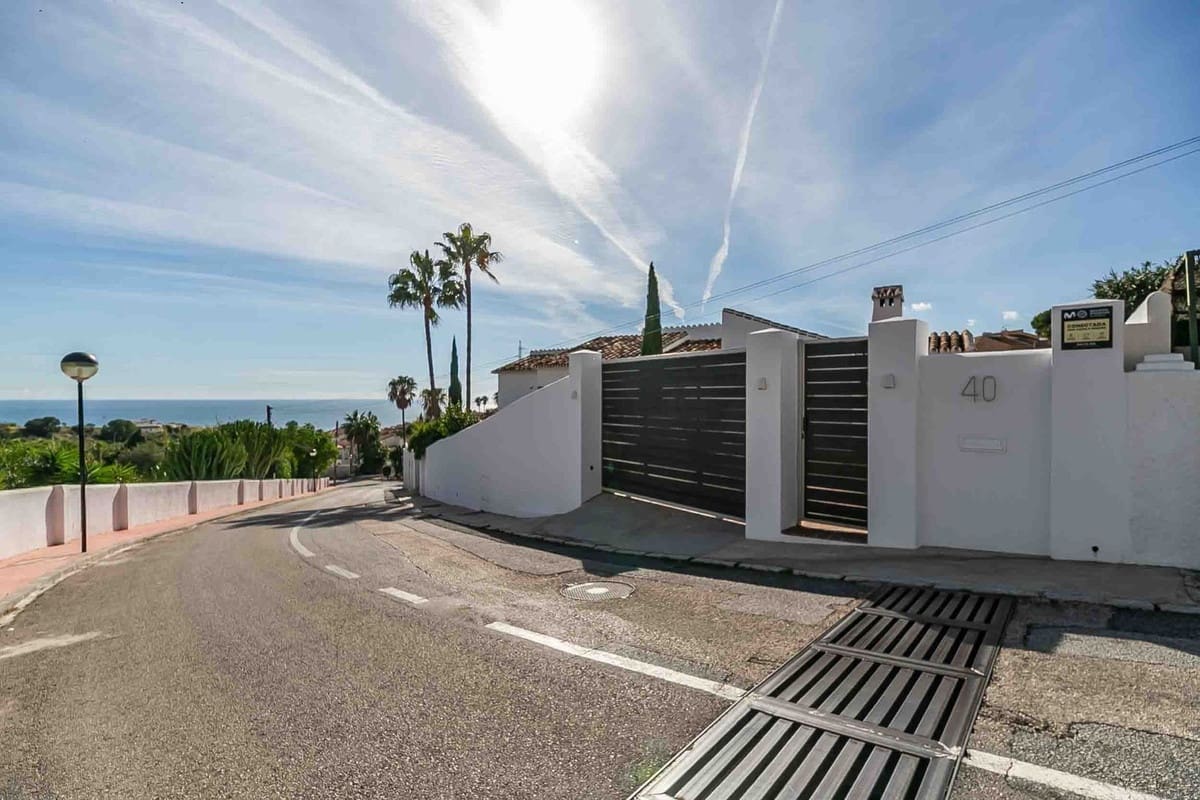4 soverom Bungalow til salgs i Benalmadena med svømmebasseng garasje - € 1 475 000 (Ref: 9417702)