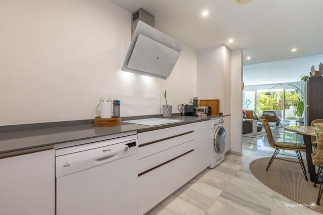 2 makuuhuone Huoneisto myytävänä paikassa Estepona mukana uima-altaan - 1 140 000 € (Ref: 9418797)