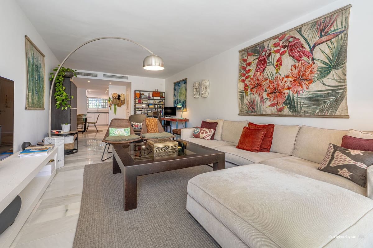 2 makuuhuone Huoneisto myytävänä paikassa Estepona mukana uima-altaan - 1 140 000 € (Ref: 9418797)