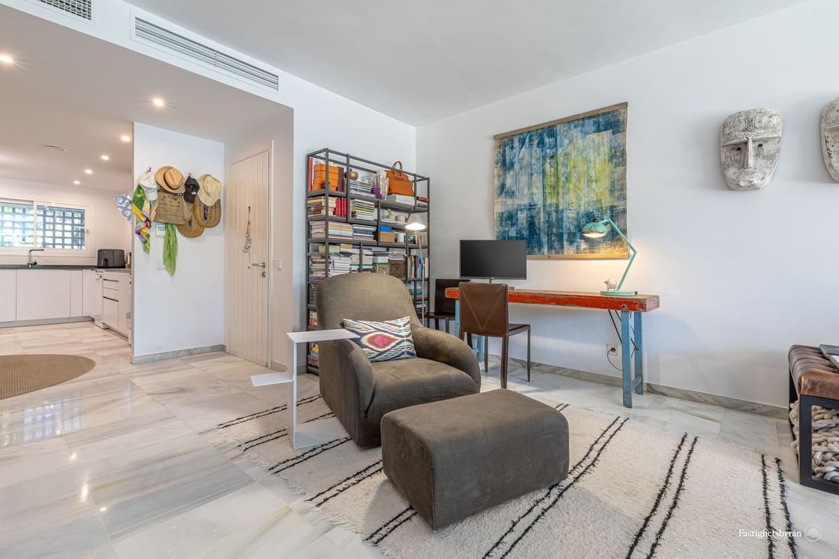 2 makuuhuone Huoneisto myytävänä paikassa Estepona mukana uima-altaan - 1 140 000 € (Ref: 9418797)