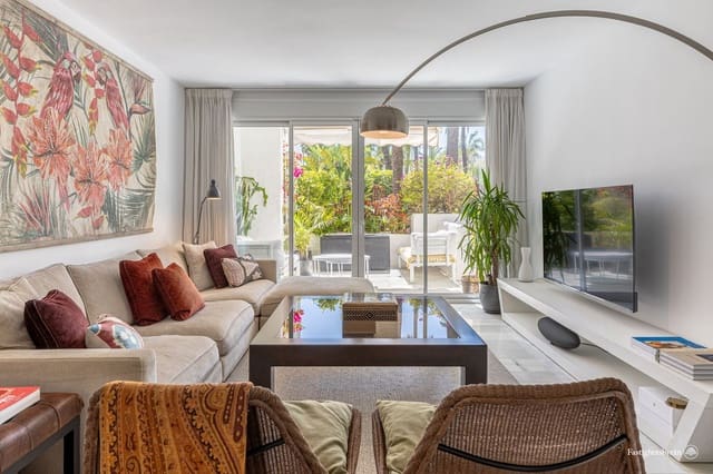 2 makuuhuone Huoneisto myytävänä paikassa Estepona mukana uima-altaan - 1 140 000 € (Ref: 9418797)