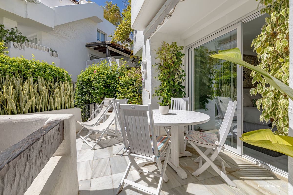 2 makuuhuone Huoneisto myytävänä paikassa Estepona mukana uima-altaan - 1 140 000 € (Ref: 9418797)