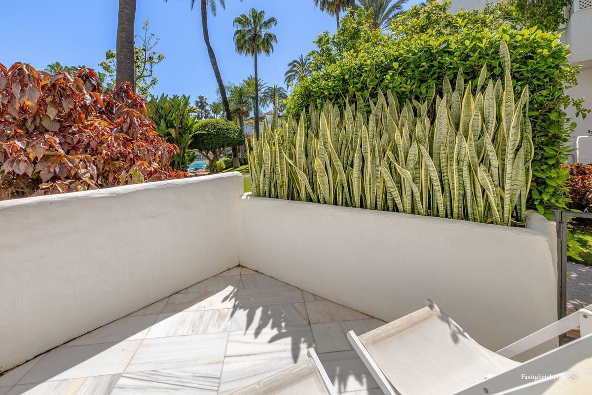 2 makuuhuone Huoneisto myytävänä paikassa Estepona mukana uima-altaan - 1 140 000 € (Ref: 9418797)