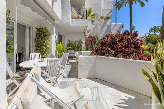 2 makuuhuone Huoneisto myytävänä paikassa Estepona mukana uima-altaan - 1 140 000 € (Ref: 9418797)