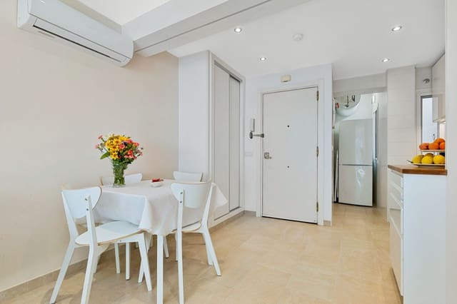 2 bedroom Apartment for sale in Fuengirola - € 235,000 (Ref: 9418801)