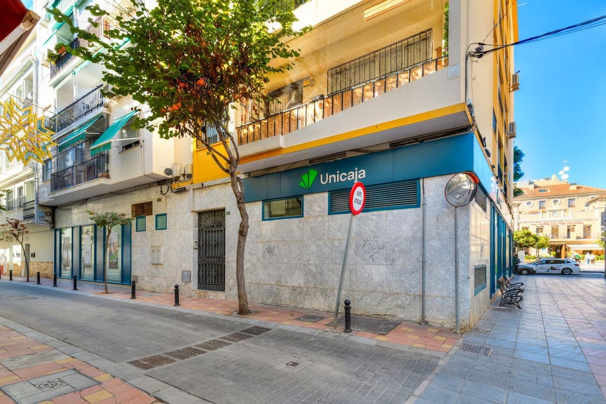 2 bedroom Apartment for sale in Fuengirola - € 235,000 (Ref: 9418801)