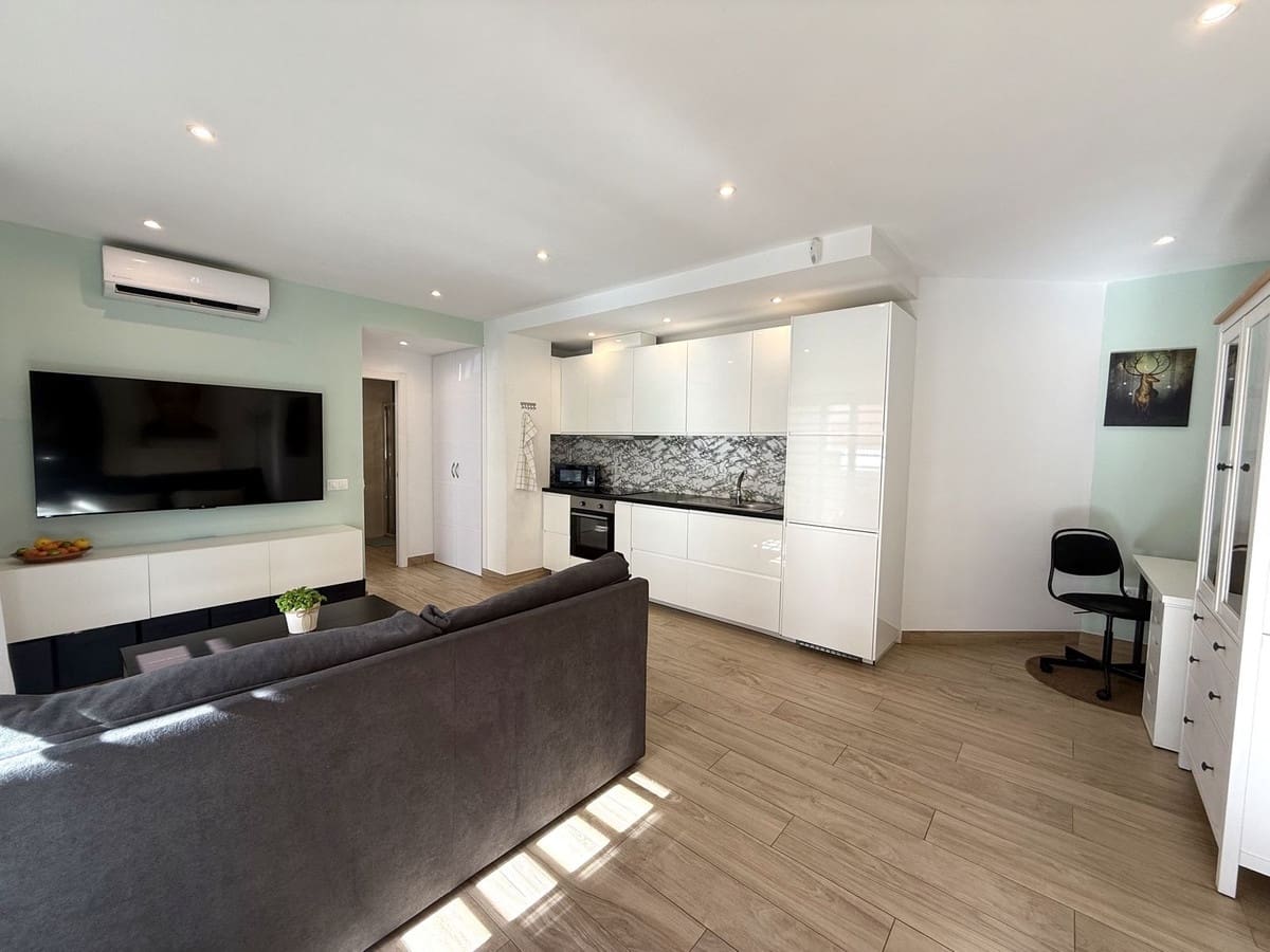 1 soverom Leilighet til salgs i Fuengirola med garasje - € 219 000 (Ref: 9425576)