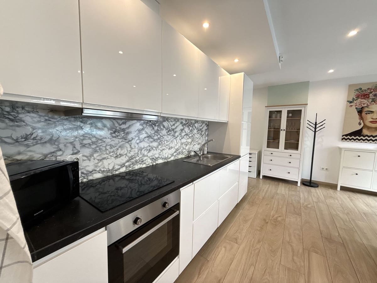 1 soverom Leilighet til salgs i Fuengirola med garasje - € 219 000 (Ref: 9425576)