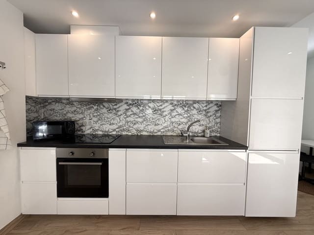 1 soverom Leilighet til salgs i Fuengirola med garasje - € 219 000 (Ref: 9425576)