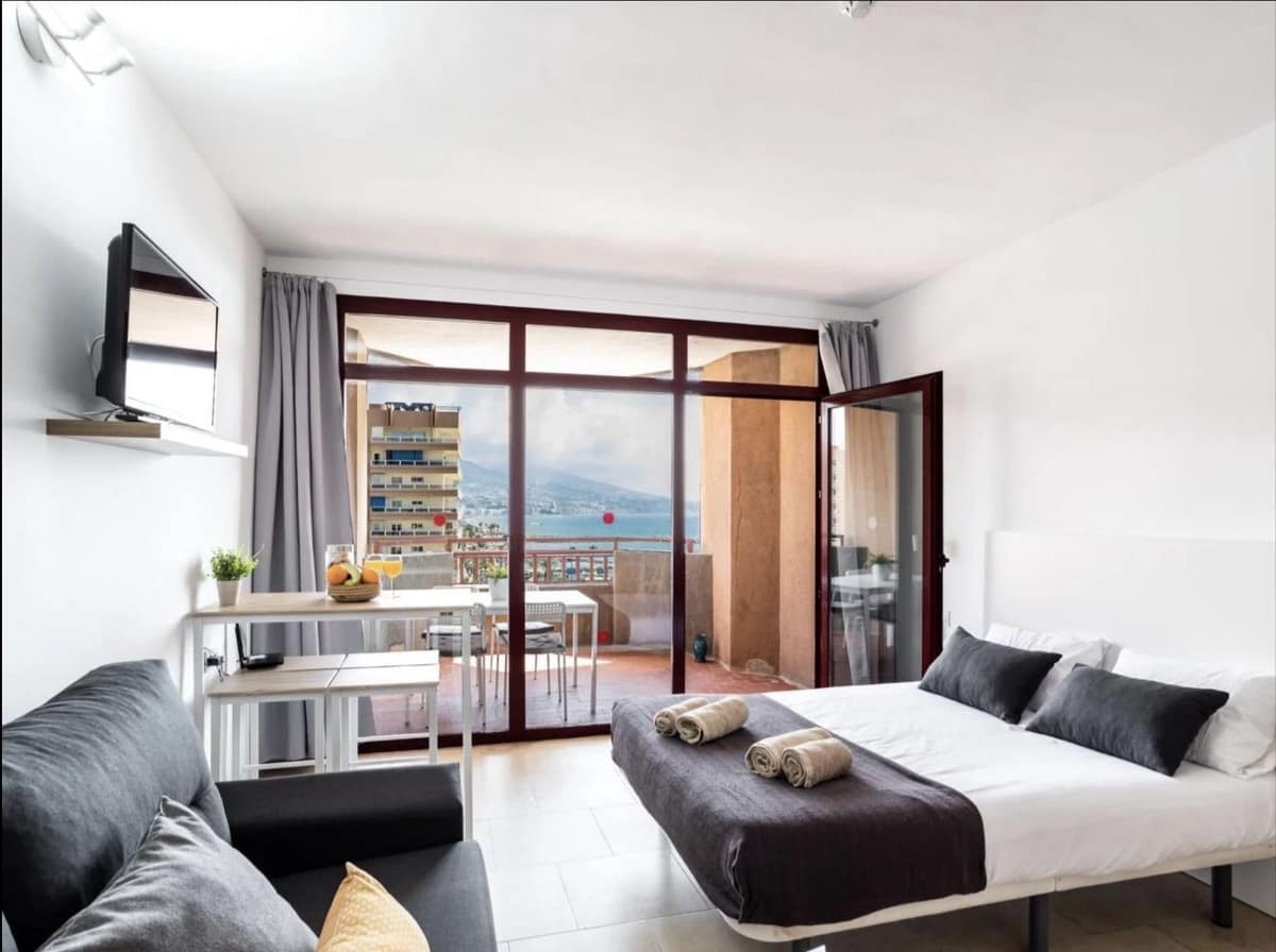 Studio til salgs i Fuengirola med svømmebasseng garasje - € 249 000 (Ref: 9425578)