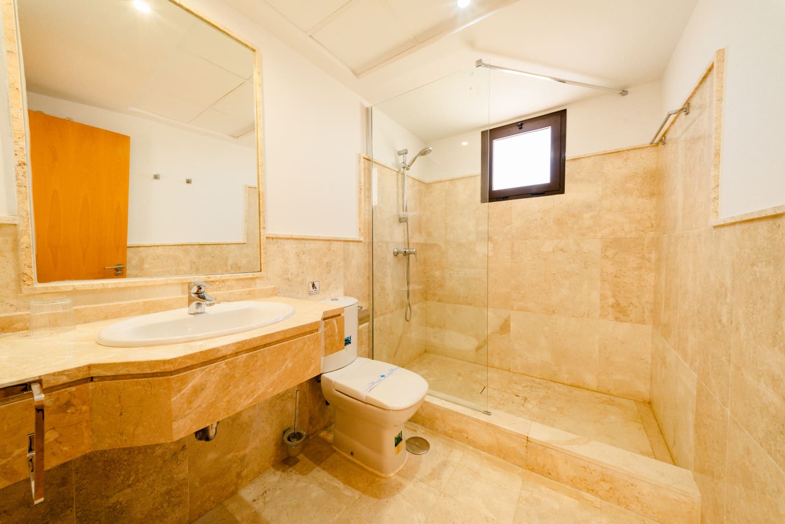 3 makuuhuone Kattohuoneisto myytävänä paikassa Bahia de Casares mukana uima-altaan 
autotalli - 575 000 € (Ref: 9425800)