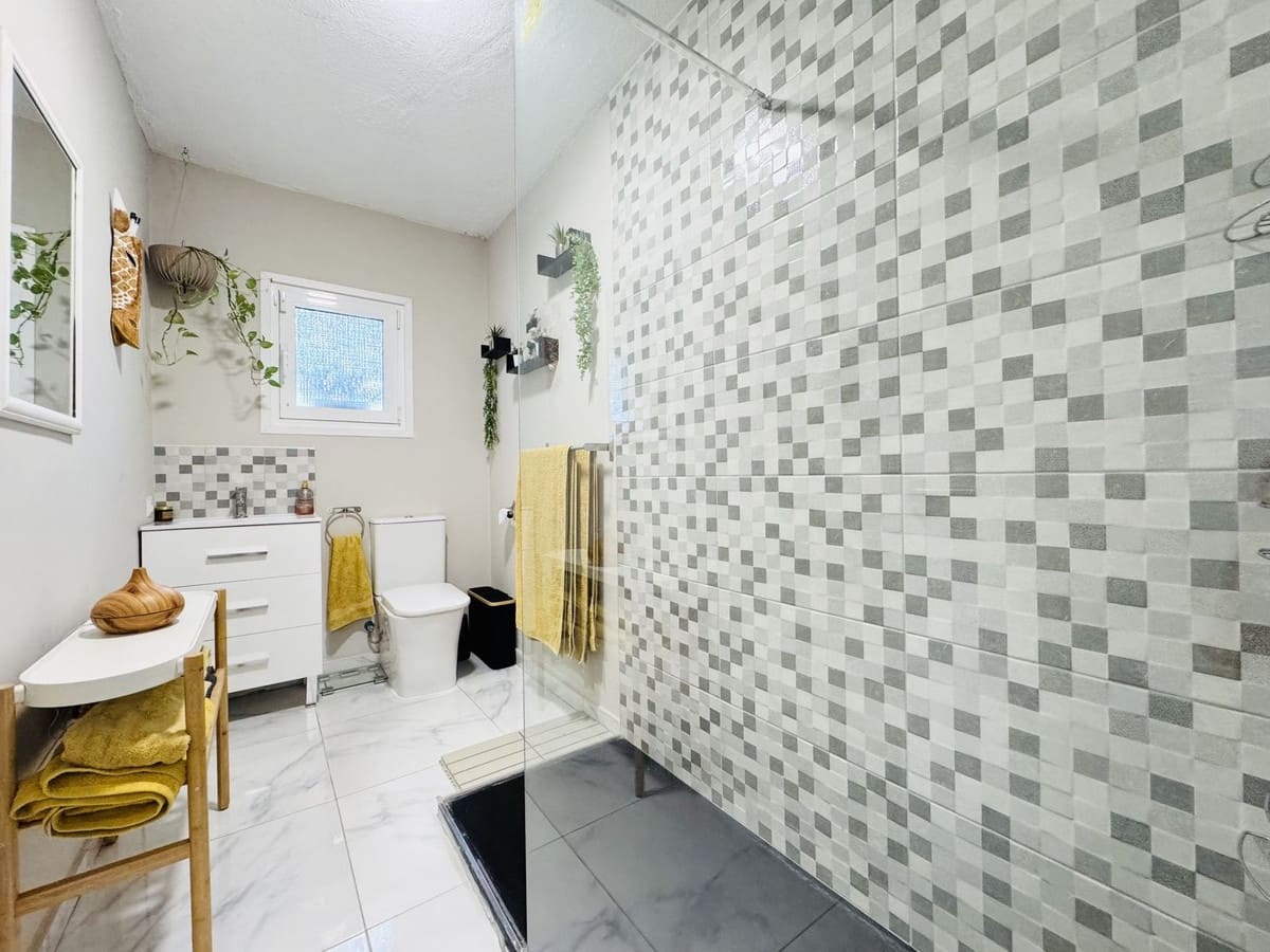 4 bedroom Villa for sale in La Duquesa / Puerto de la Duquesa with pool garage - € 860,000 (Ref: 9428765)