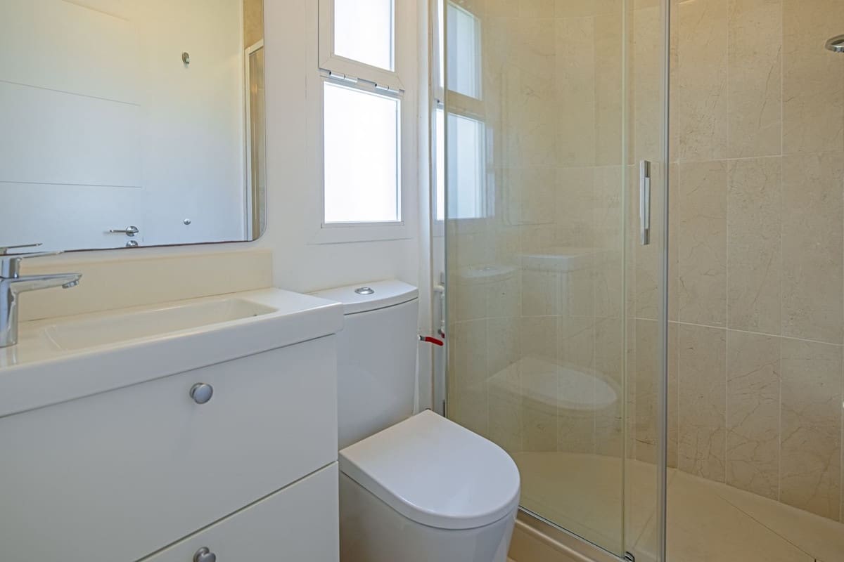 4 sypialnia Dom blizniak na sprzedaż w Nueva Andalucia z basenem garażem - 995 000 € (Ref: 9432491)