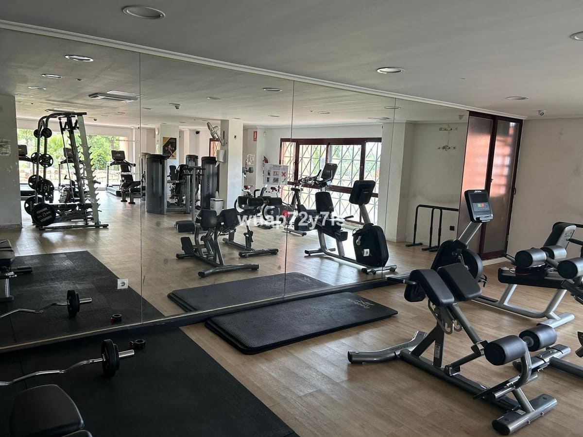 2 bedroom Penthouse for sale in La Mairena with pool garage - € 349,000 (Ref: 9436547)