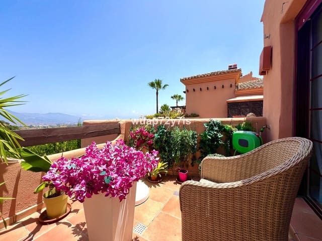 2 makuuhuone Kattohuoneisto myytävänä paikassa La Mairena, Ojen mukana uima-altaan 
autotalli - 349 000 € (Ref: 9436547)