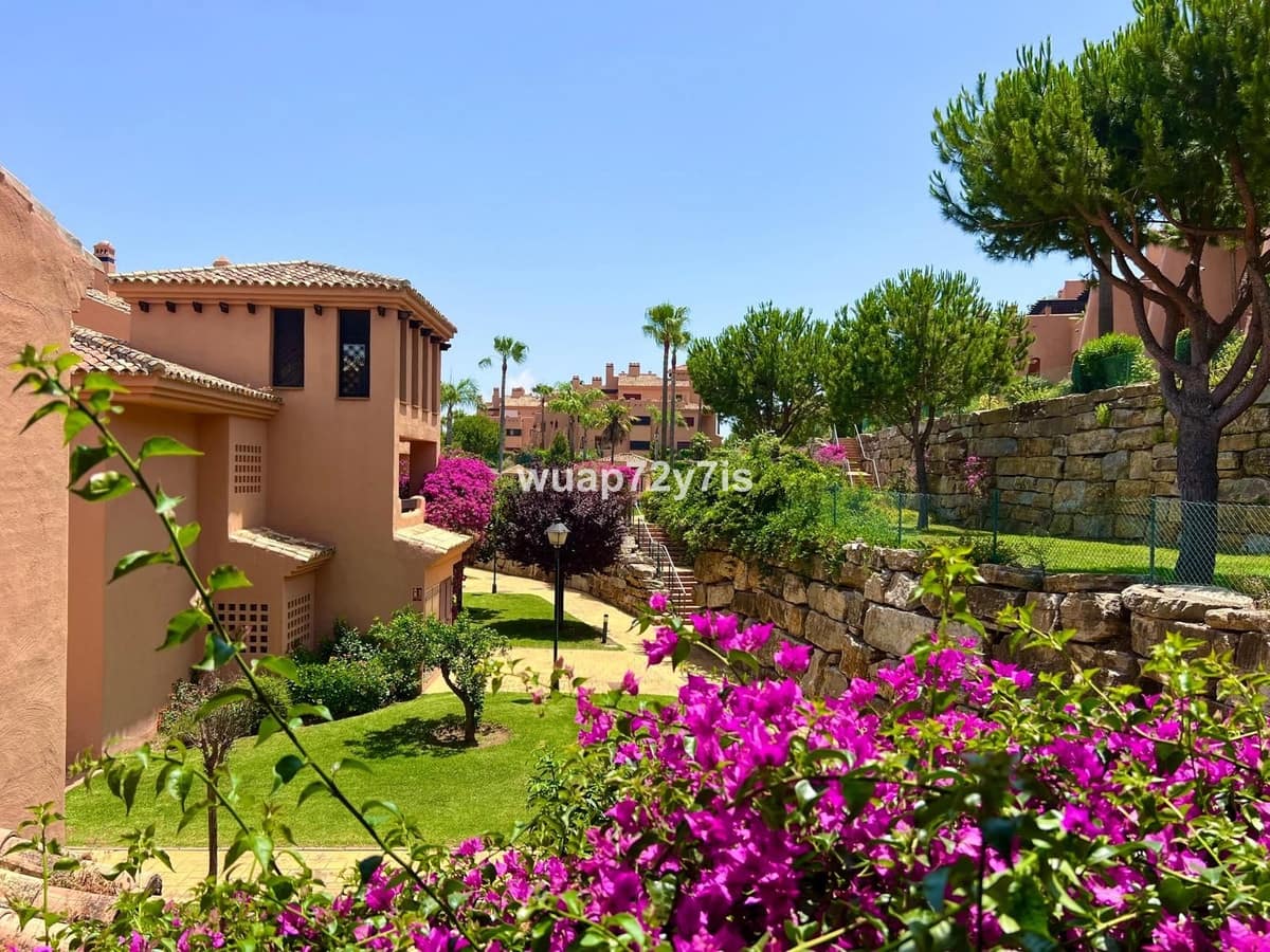 2 bedroom Penthouse for sale in La Mairena with pool garage - € 349,000 (Ref: 9436547)