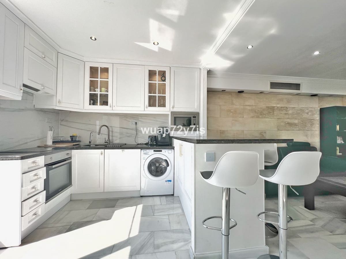 2 makuuhuone Kattohuoneisto myytävänä paikassa Benahavis mukana uima-altaan - 390 000 € (Ref: 9436548)