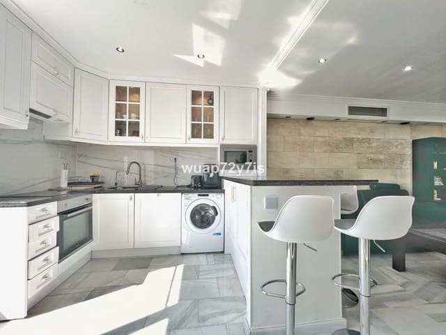 2 soverom Penthouse til salgs i El Paraíso, Benahavís med svømmebasseng - € 390 000 (Ref: 9436548)