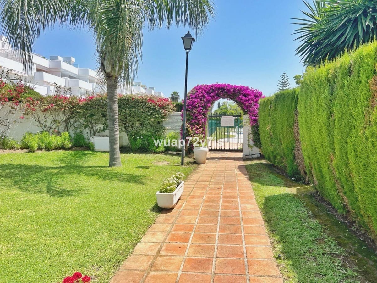 2 makuuhuone Kattohuoneisto myytävänä paikassa Benahavis mukana uima-altaan - 390 000 € (Ref: 9436548)