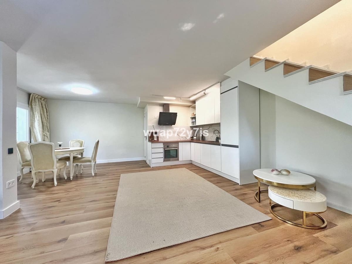 2 soveværelse Semi-Rækkehus til salg i New Golden Mile med swimmingpool garage - € 399.000 (Ref: 9436549)