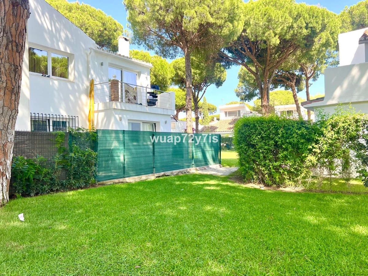 2 soveværelse Semi-Rækkehus til salg i New Golden Mile med swimmingpool garage - € 399.000 (Ref: 9436549)