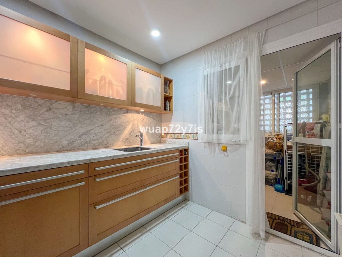 2 bedroom Apartment for sale in Costalita with pool garage - € 460,000 (Ref: 9437120)