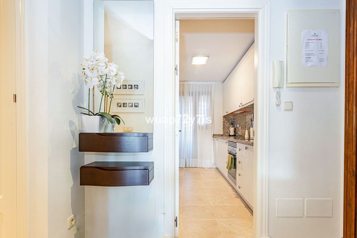 2 bedroom Apartment for sale in Estepona with pool garage - € 485,000 (Ref: 9442811)