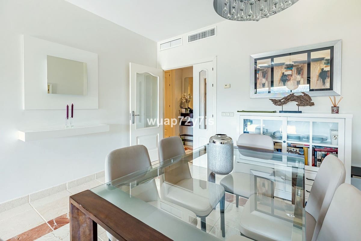 2 bedroom Apartment for sale in Estepona with pool garage - € 485,000 (Ref: 9442811)