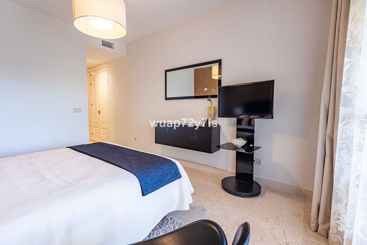 2 bedroom Apartment for sale in Estepona with pool garage - € 485,000 (Ref: 9442811)