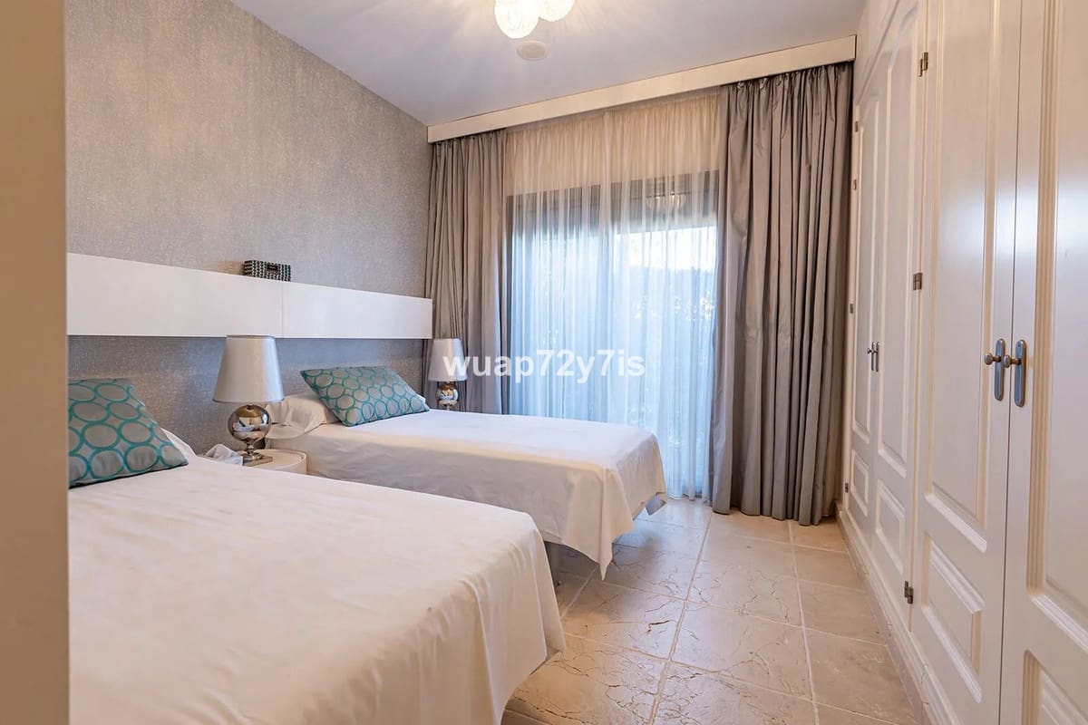 2 bedroom Apartment for sale in Estepona with pool garage - € 485,000 (Ref: 9442811)